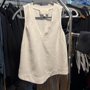 Brochure Walker V neck tank Small